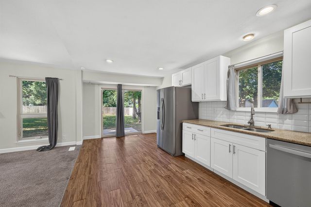 207 E North Point Dr, Derby, KS 67037