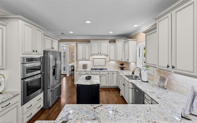 19 Blakeney Place, Greensboro, NC 27408
