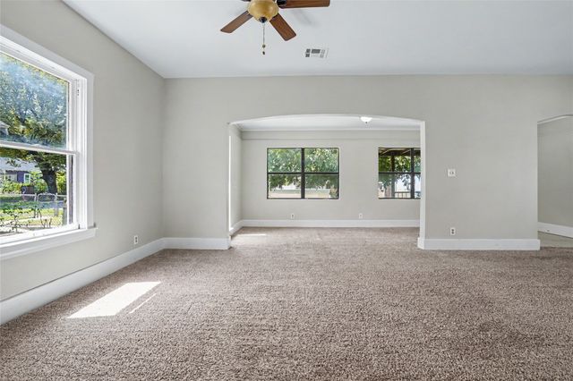 331 Xanthus Avenue, Tulsa, OK 74104