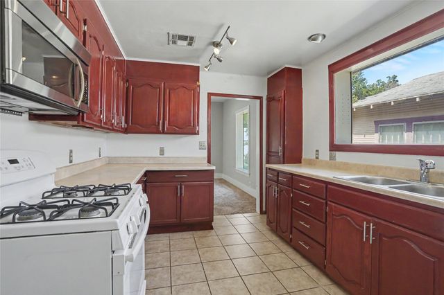 331 Xanthus Avenue, Tulsa, OK 74104