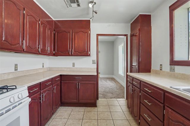 331 Xanthus Avenue, Tulsa, OK 74104