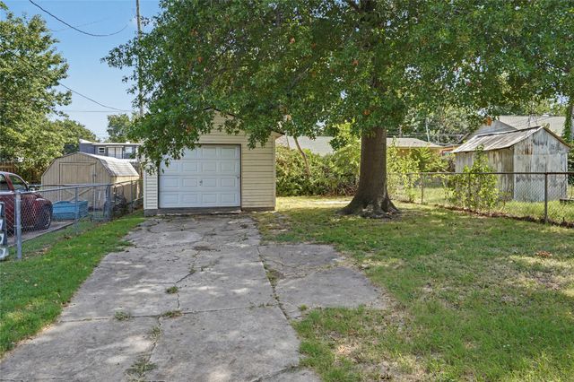 331 Xanthus Avenue, Tulsa, OK 74104