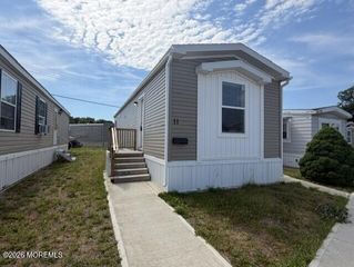 11 Avenue B, Hazlet, NJ 07730