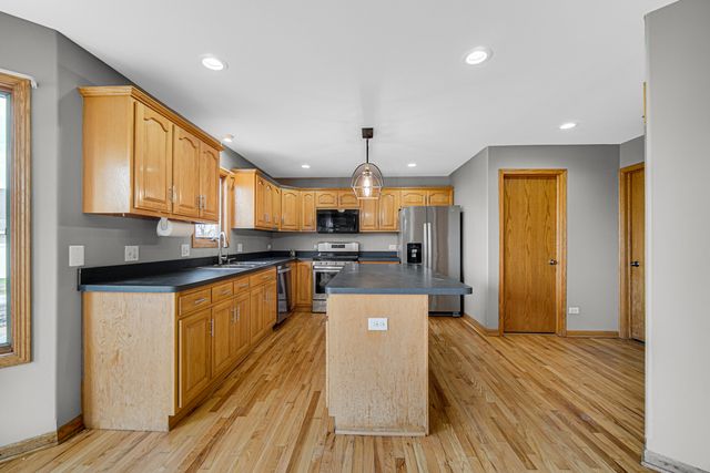 683 Sandburg Drive, Manteno, IL 60950