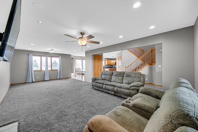 683 Sandburg Drive, Manteno, IL 60950