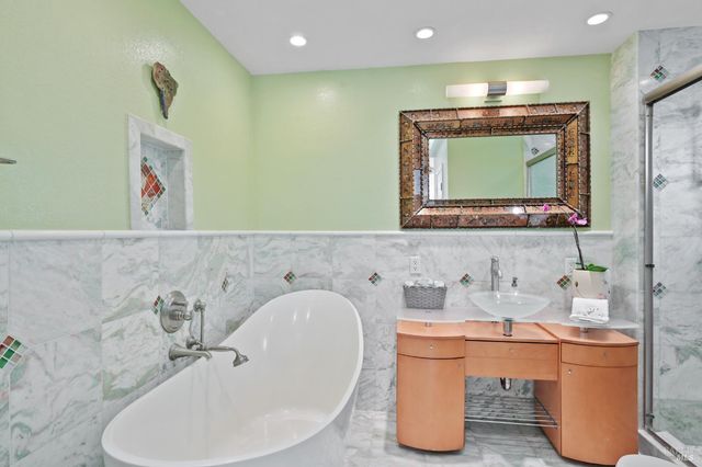 258 Pelican Ln, Novato, CA 94949