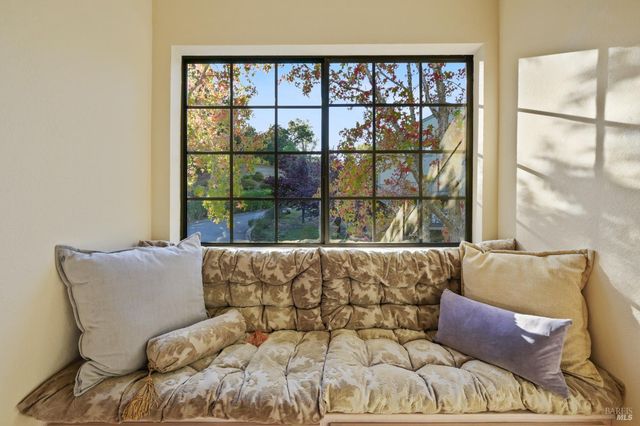 258 Pelican Ln, Novato, CA 94949