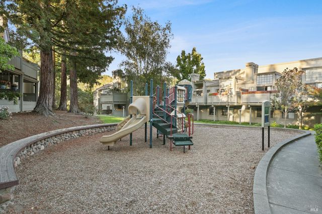 258 Pelican Ln, Novato, CA 94949