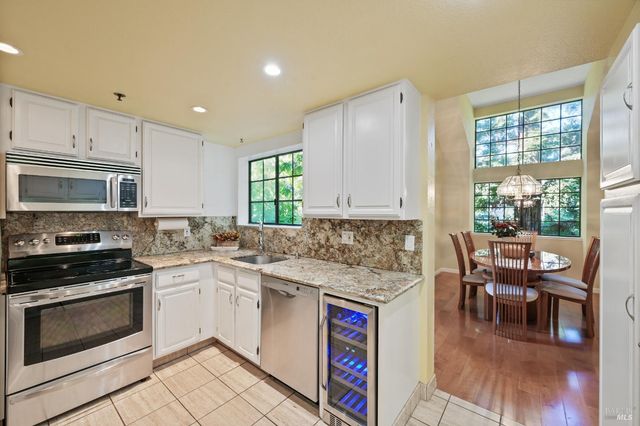 258 Pelican Ln, Novato, CA 94949