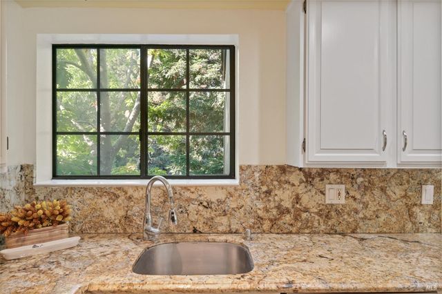 258 Pelican Ln, Novato, CA 94949