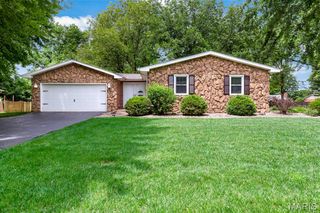 14 Matterhorn Drive, Glen Carbon, IL 62034