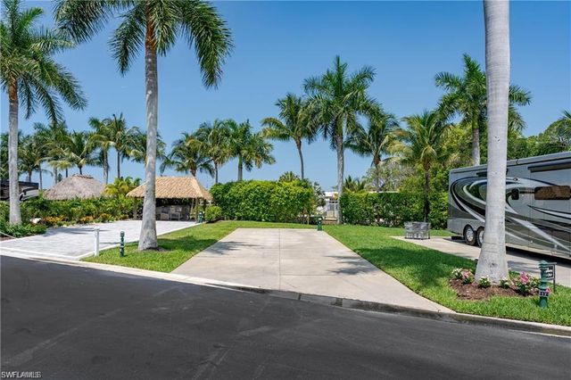 13375 Snook CIR, Naples, FL 34114