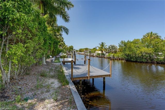 13375 Snook CIR, Naples, FL 34114