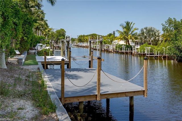13375 Snook CIR, Naples, FL 34114