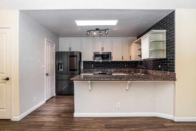 1548 Thomas Ave 6, San Diego, CA 92109