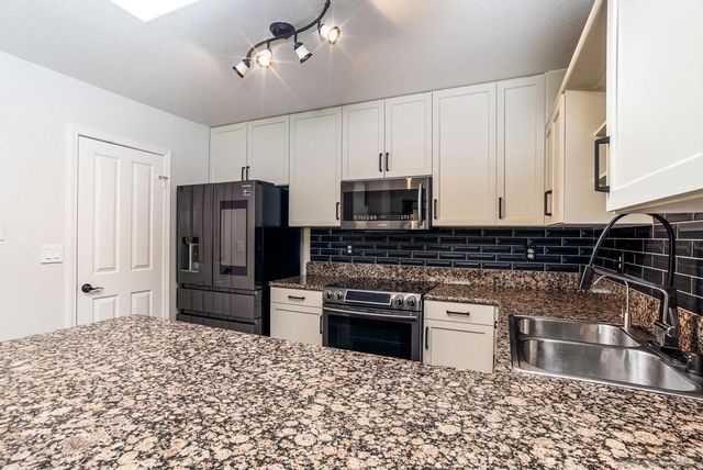 1548 Thomas Ave 6, San Diego, CA 92109