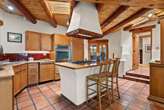 17 Tano West, Santa Fe, NM 87506