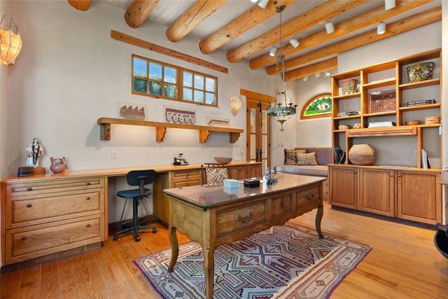 17 Tano West, Santa Fe, NM 87506
