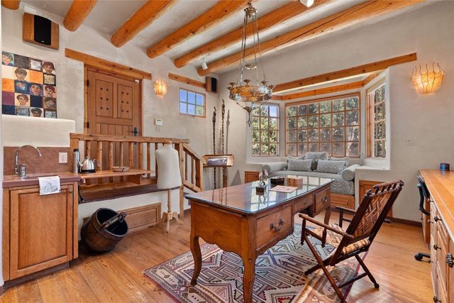 17 Tano West, Santa Fe, NM 87506