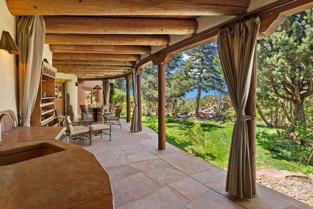 17 Tano West, Santa Fe, NM 87506