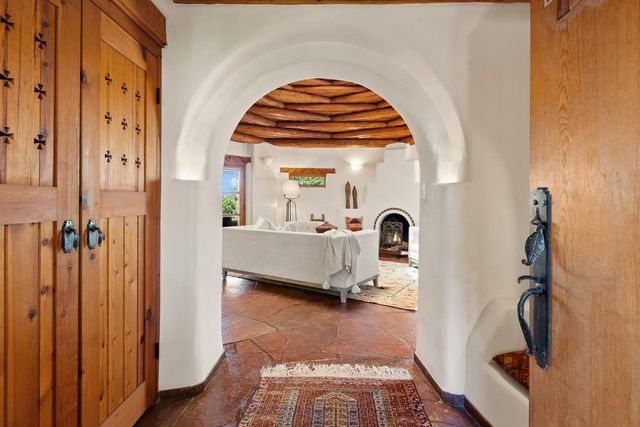 17 Tano West, Santa Fe, NM 87506