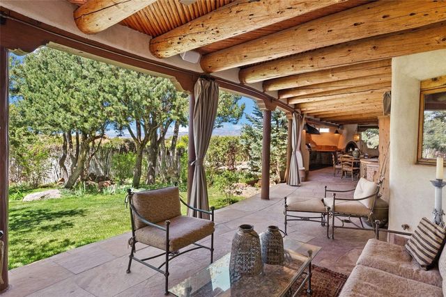 17 Tano West, Santa Fe, NM 87506