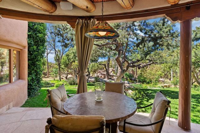 17 Tano West, Santa Fe, NM 87506