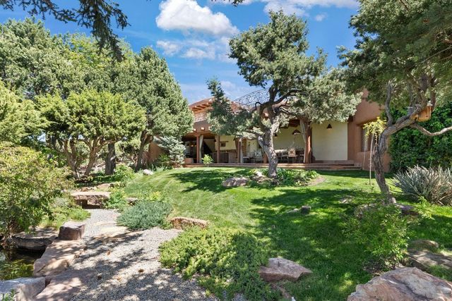 17 Tano West, Santa Fe, NM 87506