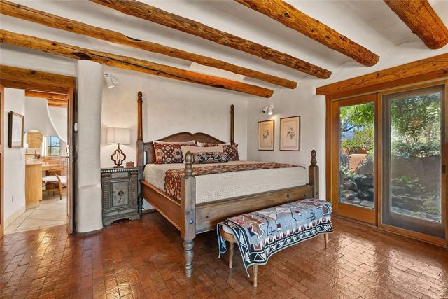 17 Tano West, Santa Fe, NM 87506