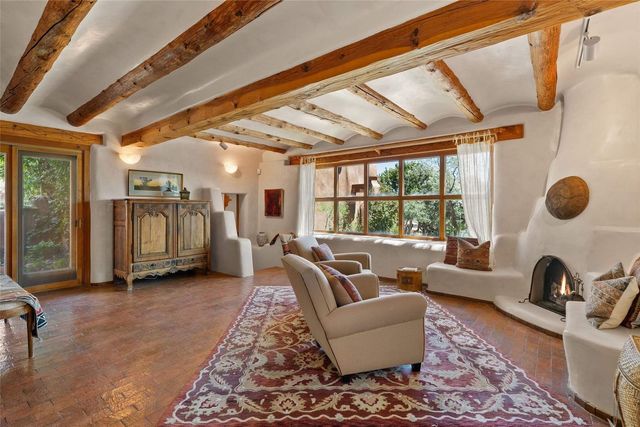 17 Tano West, Santa Fe, NM 87506