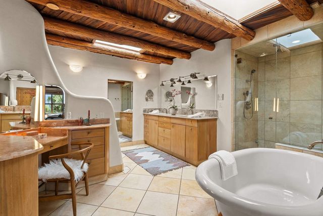 17 Tano West, Santa Fe, NM 87506