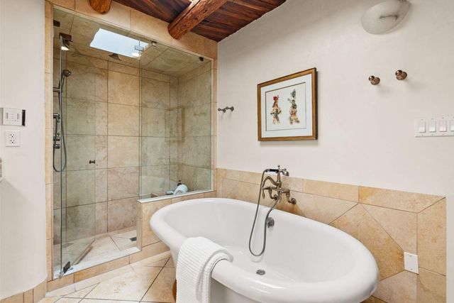 17 Tano West, Santa Fe, NM 87506