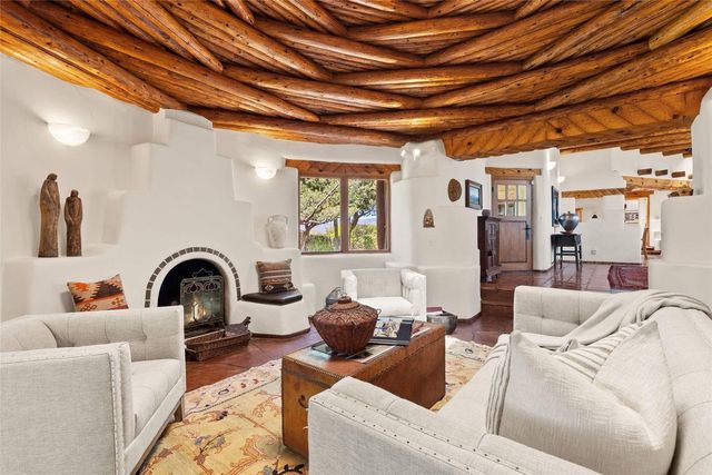 17 Tano West, Santa Fe, NM 87506