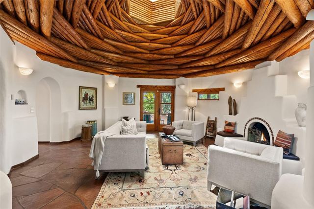 17 Tano West, Santa Fe, NM 87506