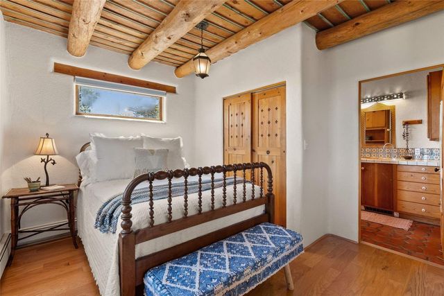 17 Tano West, Santa Fe, NM 87506