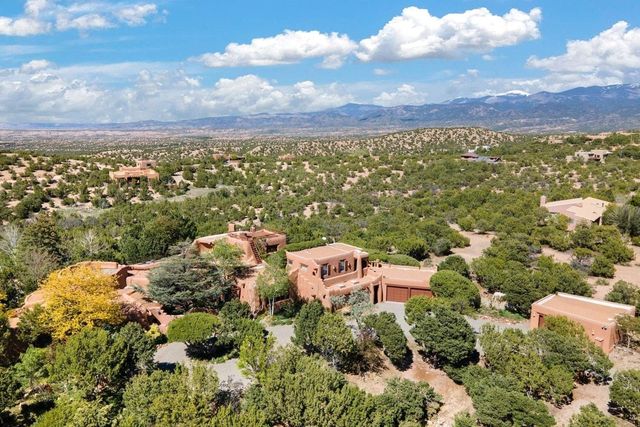 17 Tano West, Santa Fe, NM 87506