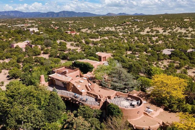 17 Tano West, Santa Fe, NM 87506