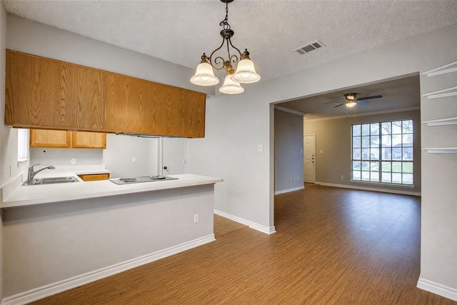 863 Colson Drive, Arlington, TX 76002