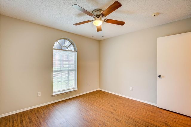 863 Colson Drive, Arlington, TX 76002