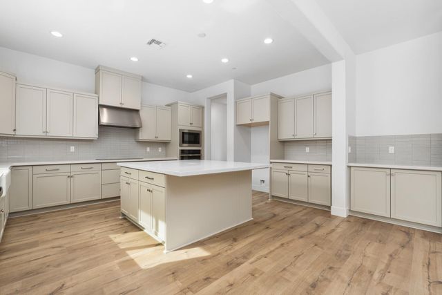 4522 Iron Creek Court, Friant, CA 93626