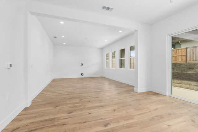 4522 Iron Creek Court, Friant, CA 93626