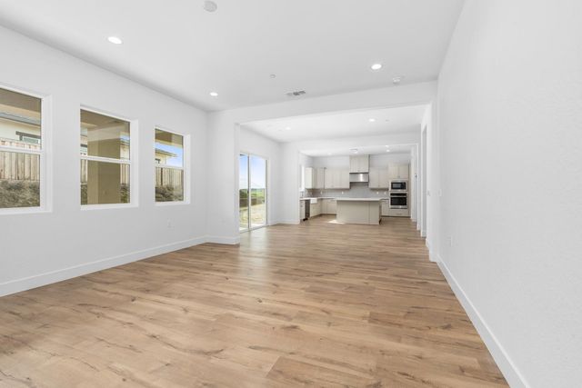 4522 Iron Creek Court, Friant, CA 93626