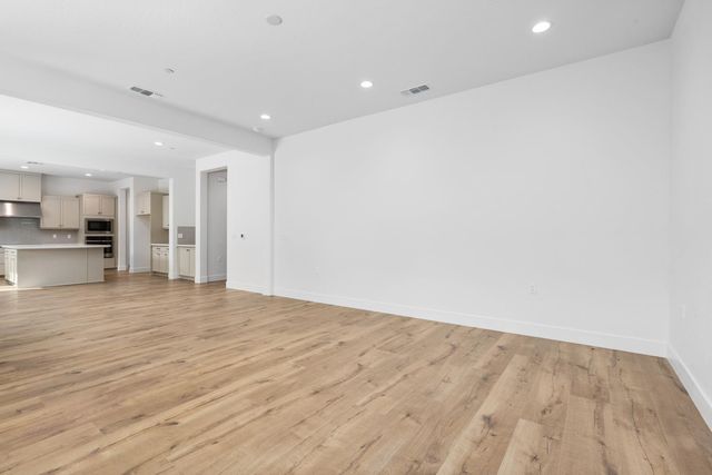 4522 Iron Creek Court, Friant, CA 93626