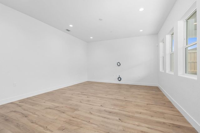 4522 Iron Creek Court, Friant, CA 93626