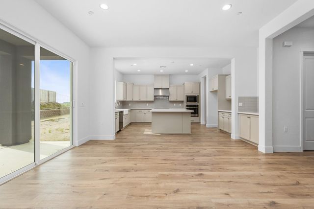 4522 Iron Creek Court, Friant, CA 93626