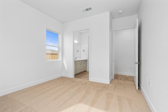 4522 Iron Creek Court, Friant, CA 93626