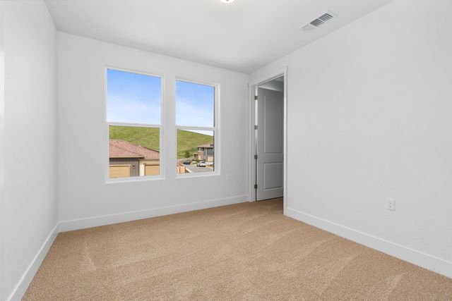 4522 Iron Creek Court, Friant, CA 93626