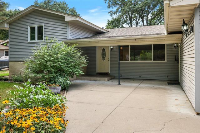 8378 Groveland Road, Mounds View, MN 55112