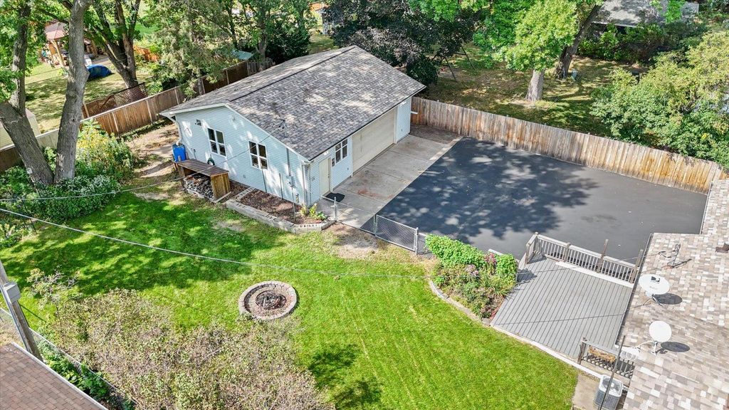 8378 Groveland Road, Mounds View, MN 55112 — photo 2