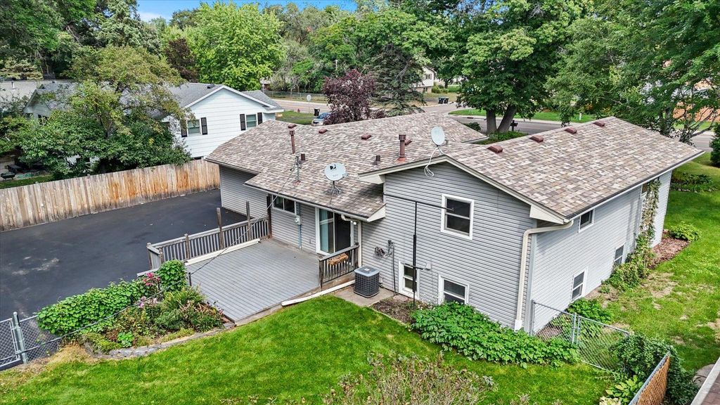 8378 Groveland Road, Mounds View, MN 55112 — photo 3